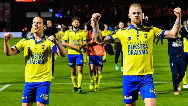 他在球队战 他在球队战