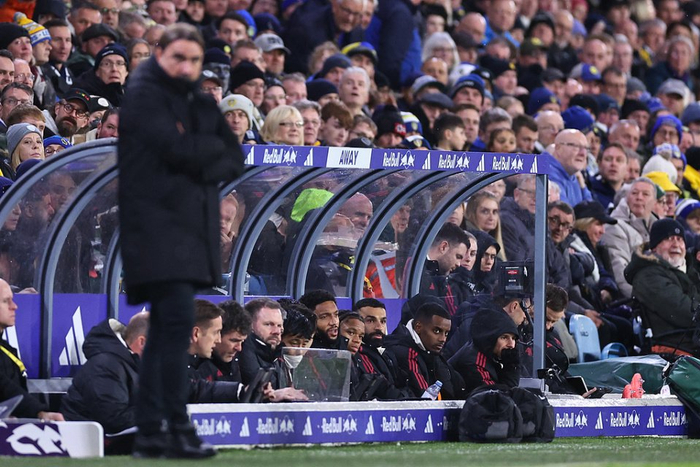 阿莫林为何下课？与曼联管理层矛盾加剧，已难共事